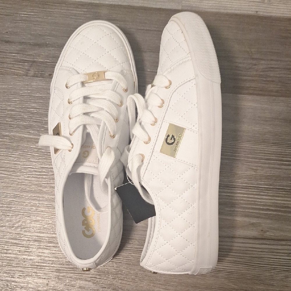 GBG Los Angeles White Minimalist Sneakers - Picture 2 of 7